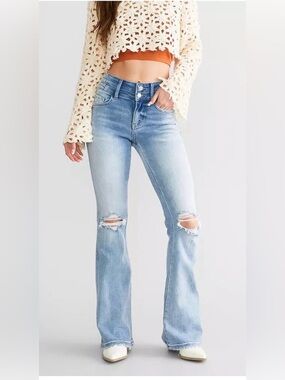 NWT Buckle Jeans Flying Monkey Light Blue High-Rise Flare Stretch Jeans